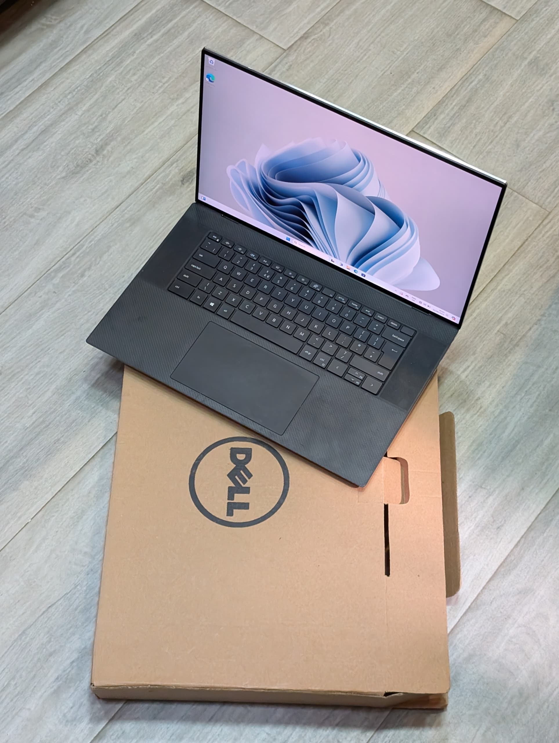 Dell XPS 15 9500 || Intel Core i7-10750H 10th Generation || 